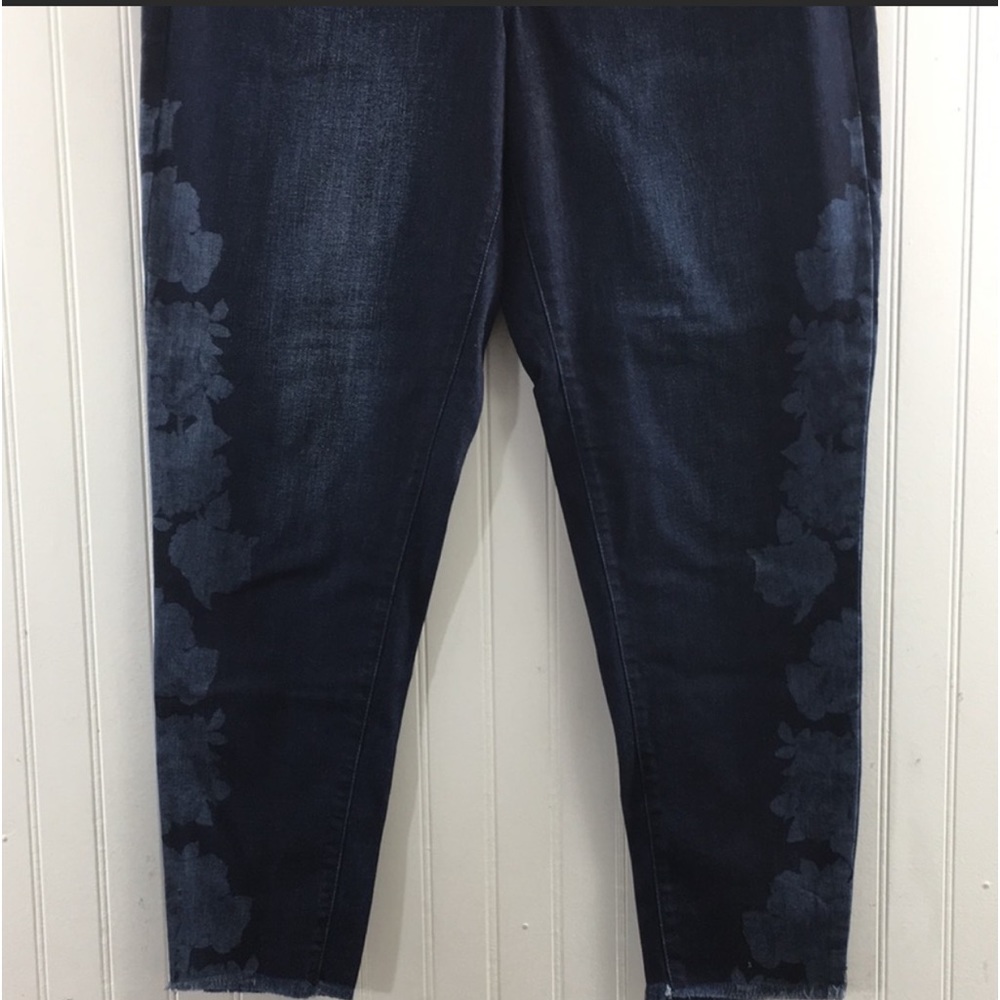 Mid rise super stretch raw ankle edge jeans